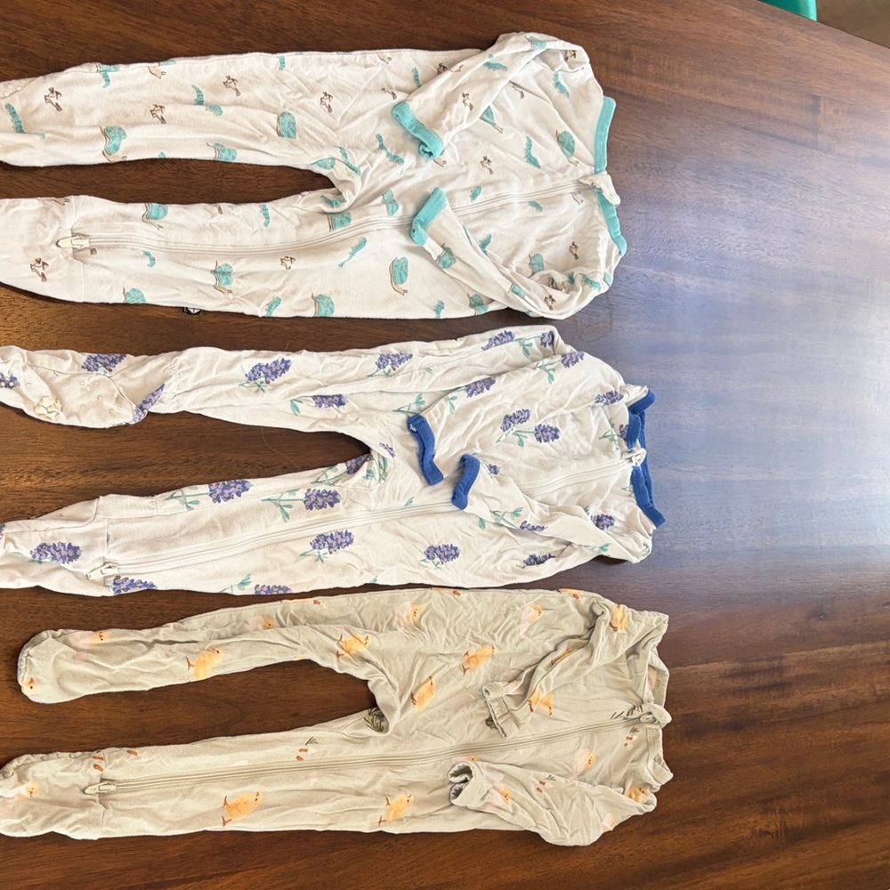 Kyte BABY White Footed Pajama Lot 6-12